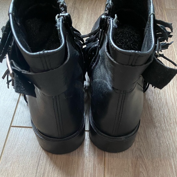 Black fringed leather booties - Picture 10 of 15